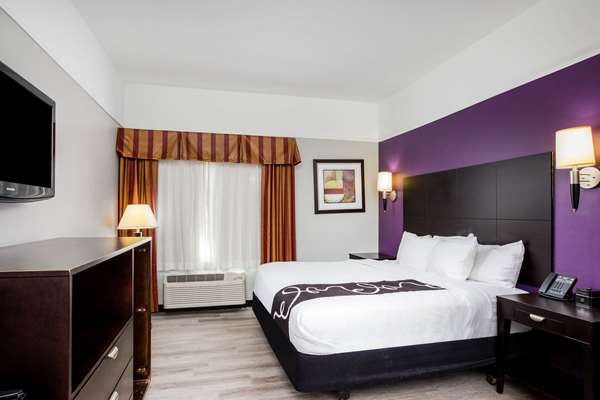 Suite - La Quinta Inn & Suites Raymondville