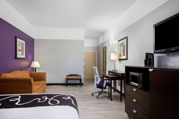  - La Quinta Inn & Suites Raymondville