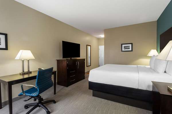  - La Quinta Inn & Suites Sebring