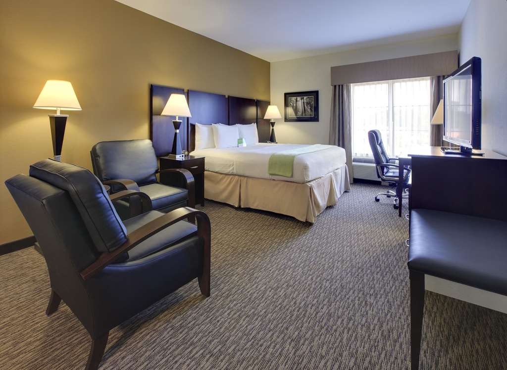 LA QUINTA INN STE MEMPHIS WOLFCHASE-guestroom-Guest Room,Suite,On-Site.jpg