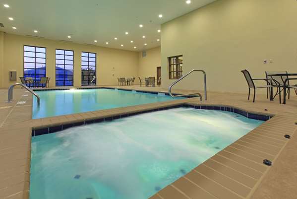 Pool - La Quinta Inn & Suites Wolfchase Memphis - I-40 at Exit 18