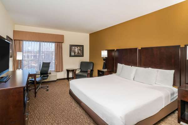 - La Quinta Inn & Suites Wolfchase Memphis - I-40 at Exit 18