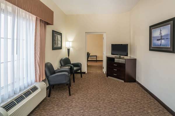 Suite - La Quinta Inn & Suites Wolfchase Memphis - I-40 at Exit 18