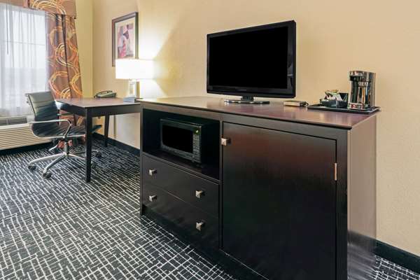  - La Quinta Inn & Suites McAlester