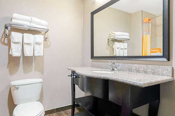  - La Quinta Inn & Suites McAlester