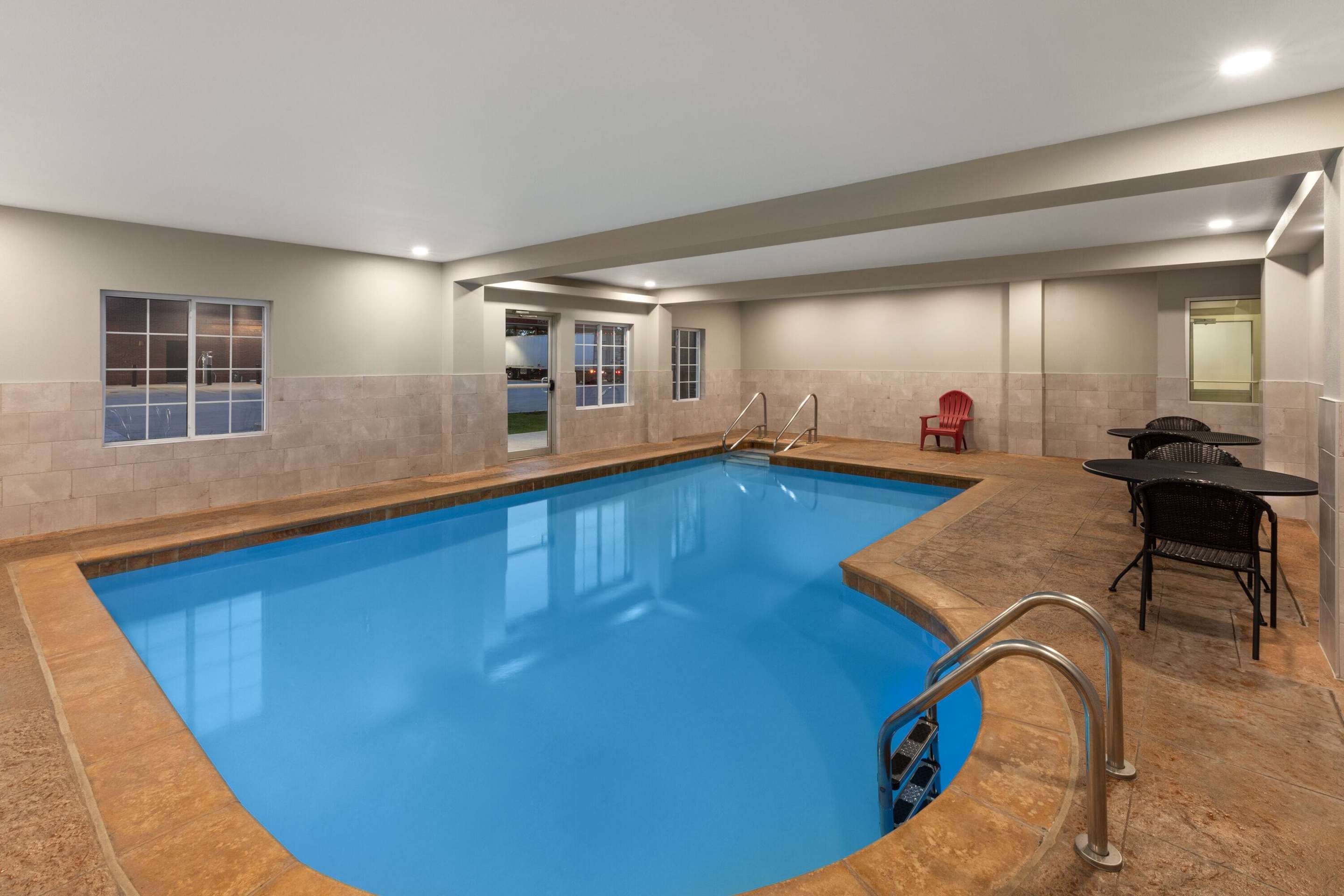 Pool | La Quinta Inn & Suites by Wyndham McAlester