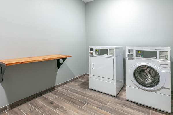  - La Quinta Inn & Suites Jacksonville