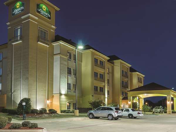 Exterior view - La Quinta Inn & Suites Mt Pleasant