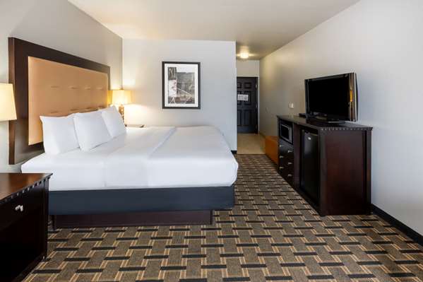  - La Quinta Inn & Suites Mt Pleasant