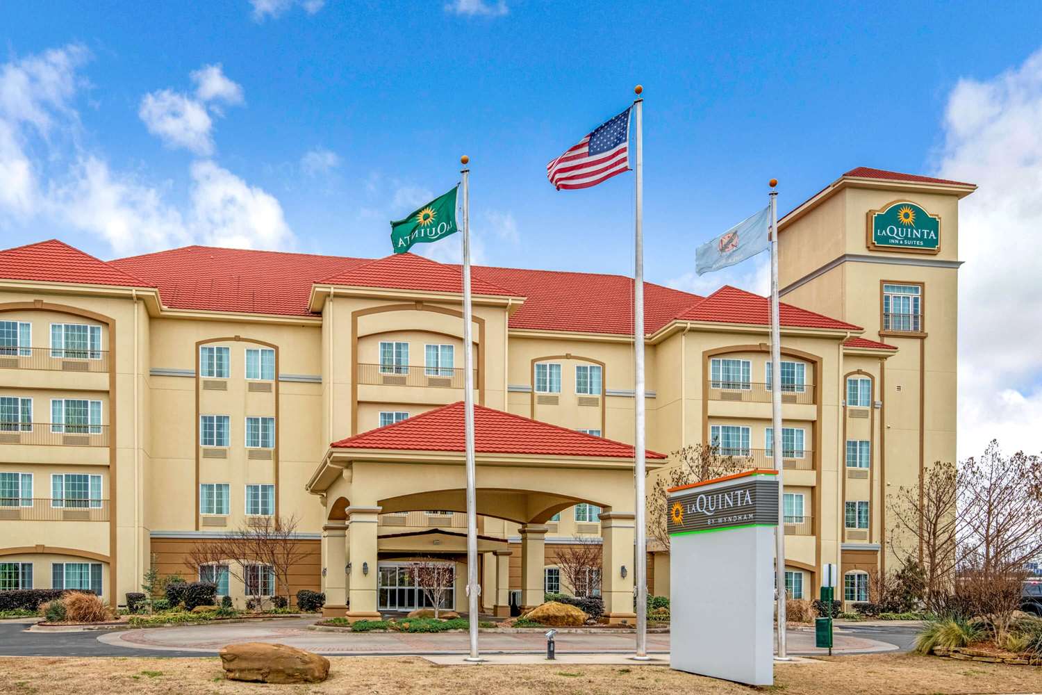 La Quinta Inn & Suites Central Ardmore, OK See Discounts
