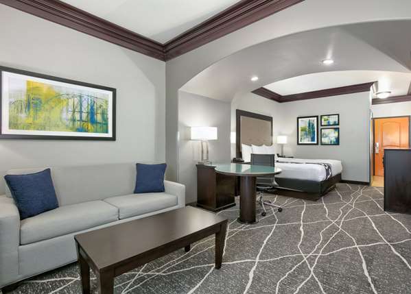 Suite - La Quinta Inn & Suites Bryant - I-30, Exit 123