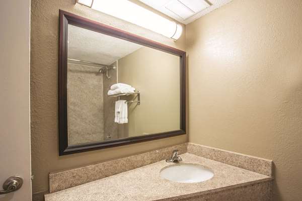  - La Quinta Inn & Suites South Indianapolis - I-74 & I-465, Exit 52