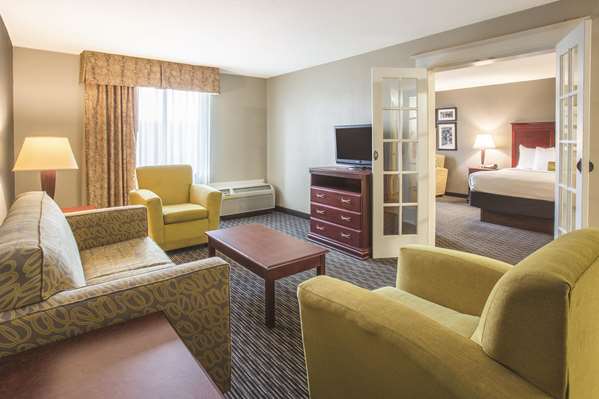 Suite - La Quinta Inn & Suites South Indianapolis - I-74 & I-465, Exit 52