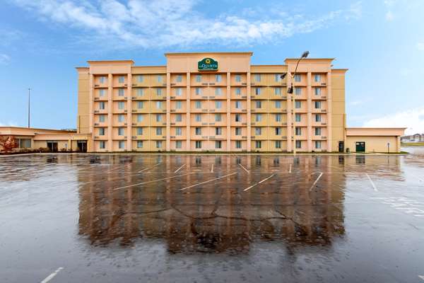 Exterior view - La Quinta Inn & Suites South Indianapolis - I-74 & I-465, Exit 52