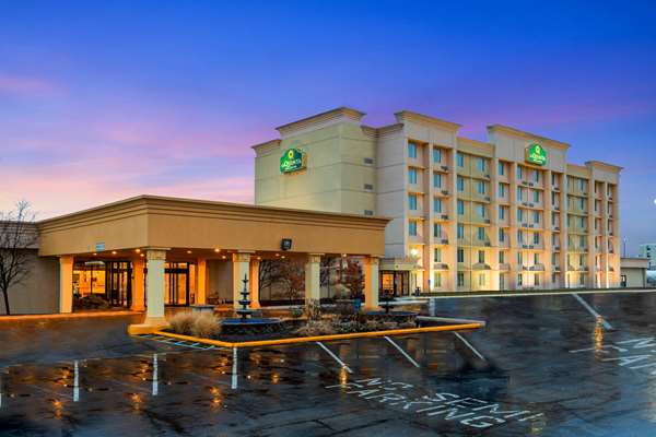 Exterior view - La Quinta Inn & Suites South Indianapolis - I-74 & I-465, Exit 52