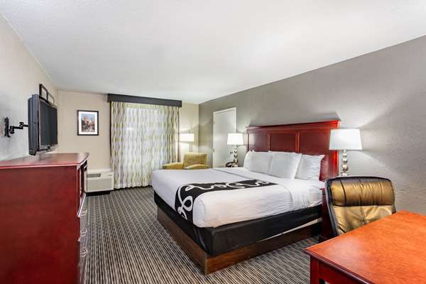  - La Quinta Inn & Suites South Indianapolis - I-74 & I-465, Exit 52