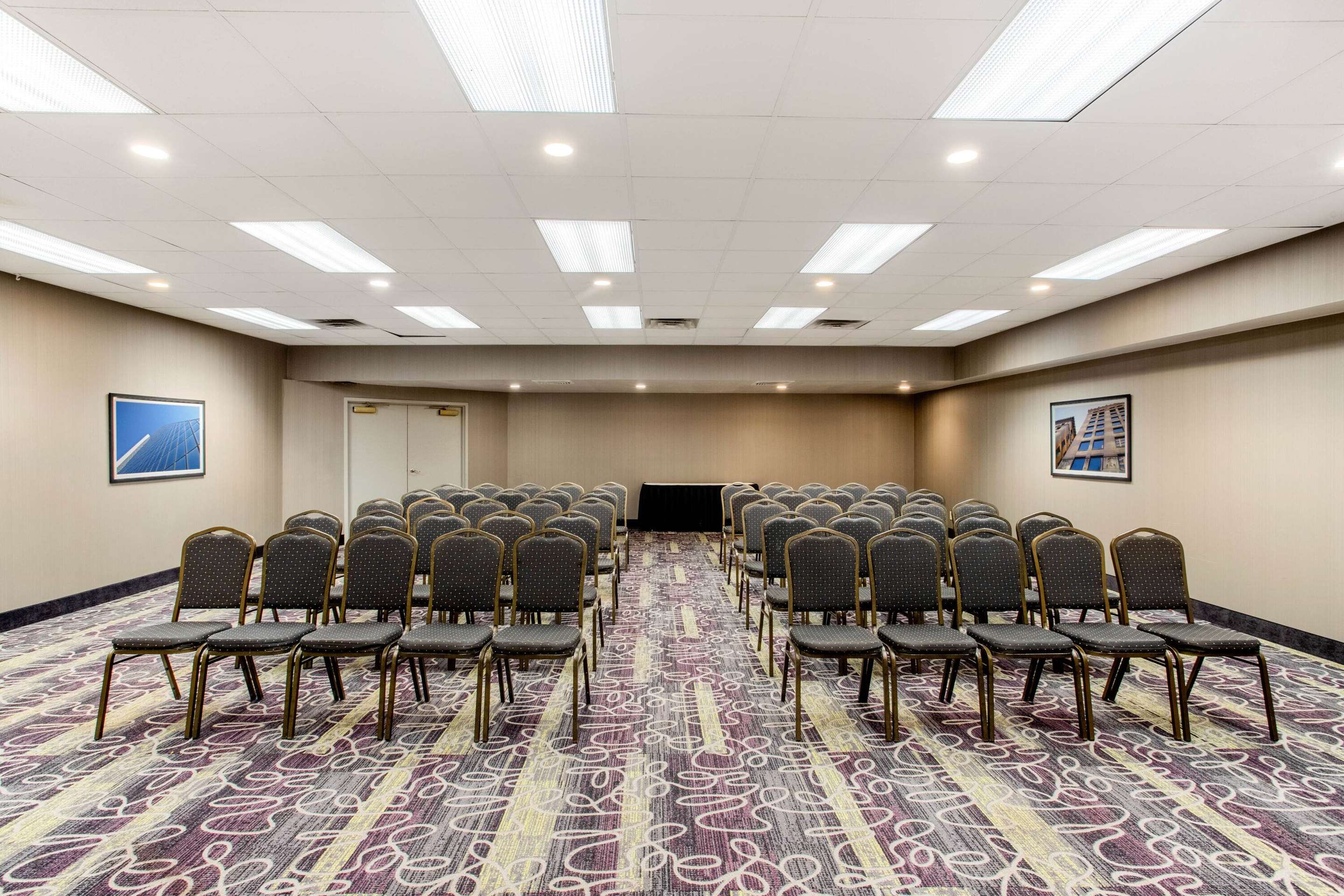Suite | La Quinta Inn & Suites by Wyndham Indianapolis South