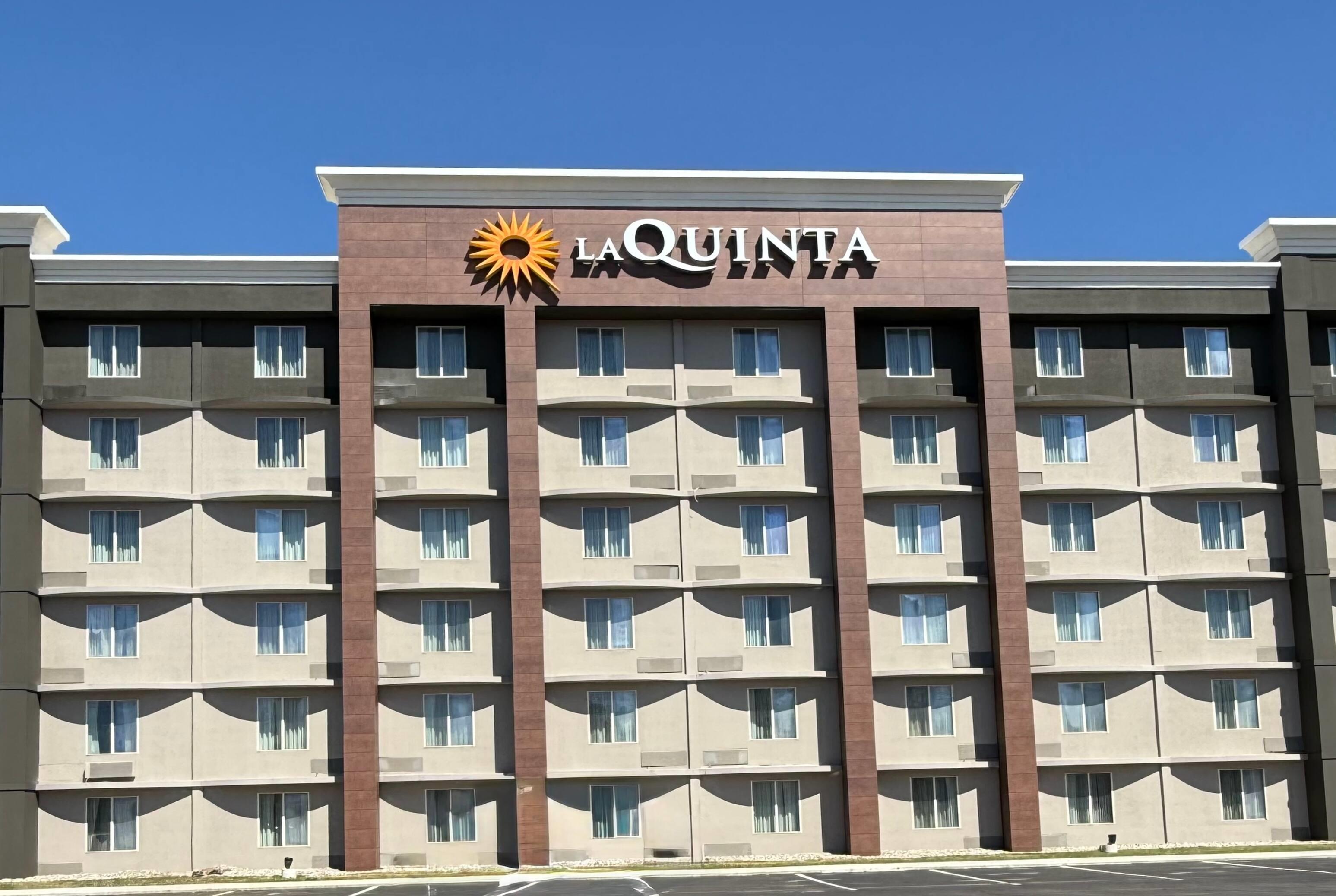 Exterior | La Quinta Inn & Suites by Wyndham Indianapolis South