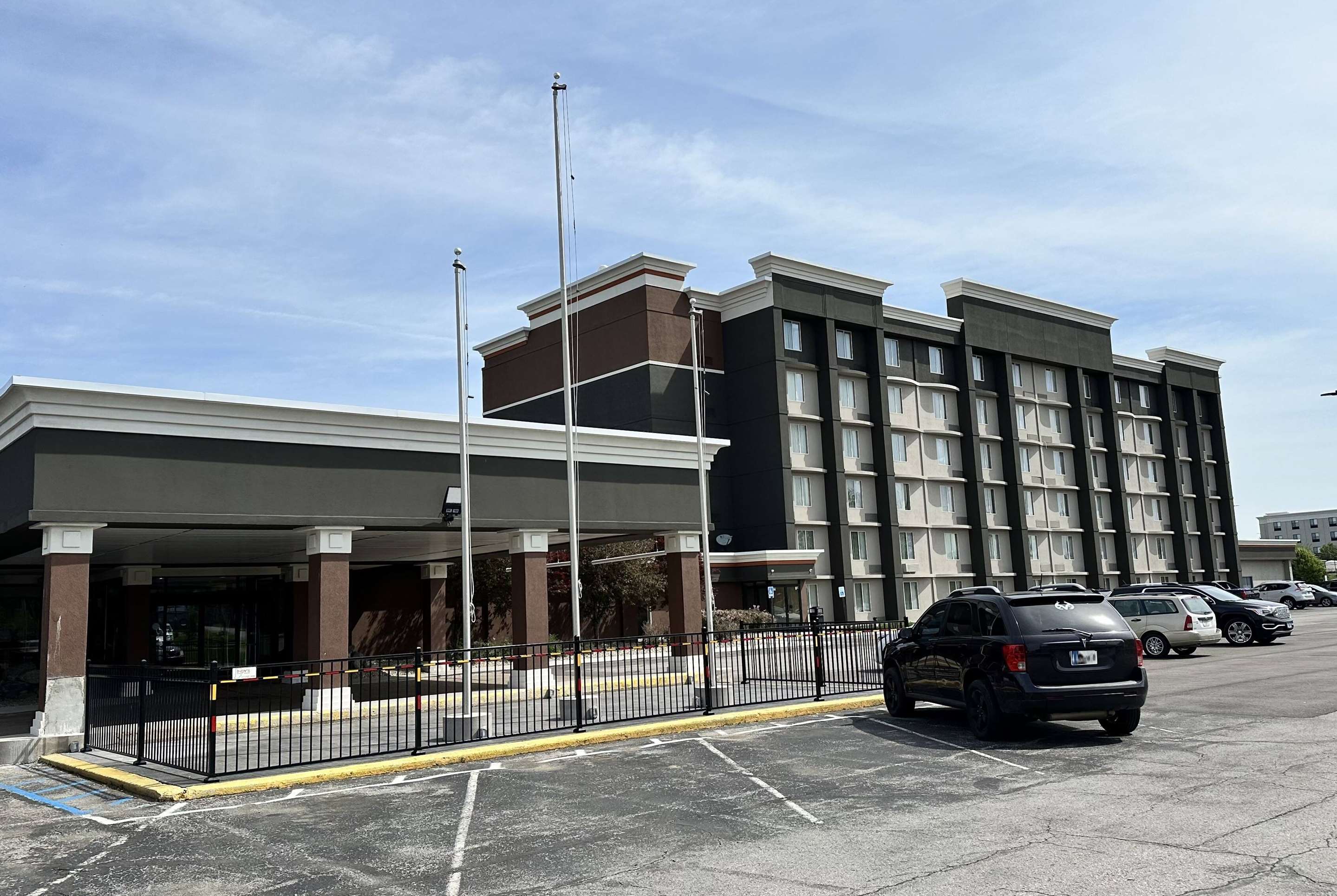 Exterior | La Quinta Inn & Suites by Wyndham Indianapolis South