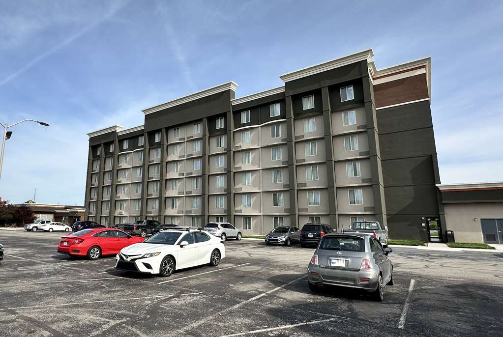 La Quinta Inn & Suites South