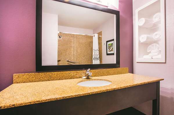  - La Quinta Inn & Suites Russellville - I-40, Exit 81