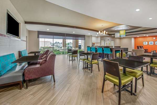  - La Quinta Inn & Suites North Humble
