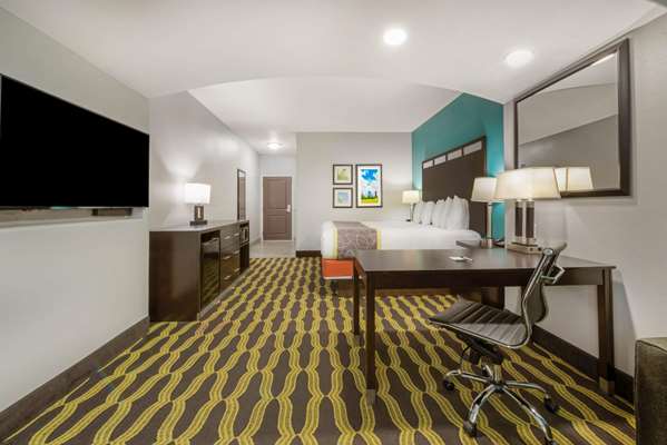 Suite - La Quinta Inn & Suites North Humble
