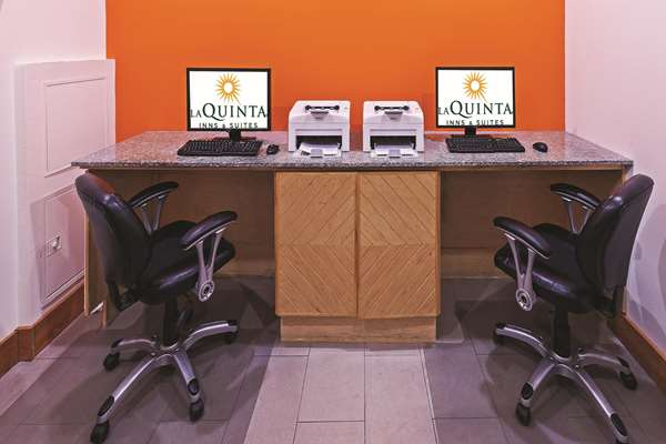Conference Area - La Quinta Inn & Suites Austin