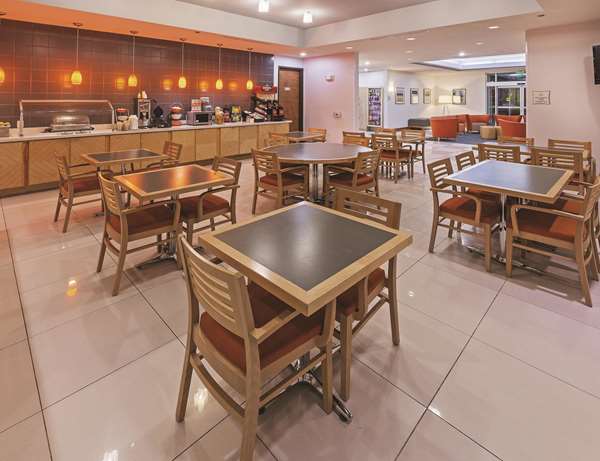  - La Quinta Inn & Suites Austin