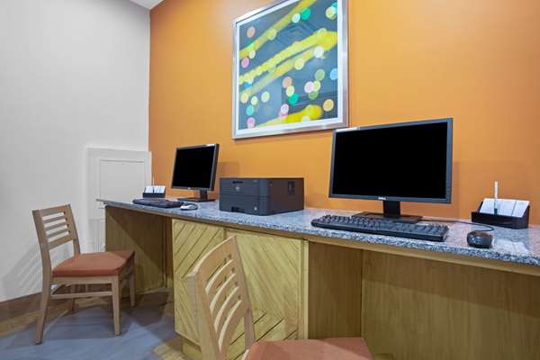 Conference Area - La Quinta Inn & Suites Austin