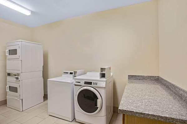 Amenities - La Quinta Inn & Suites Austin