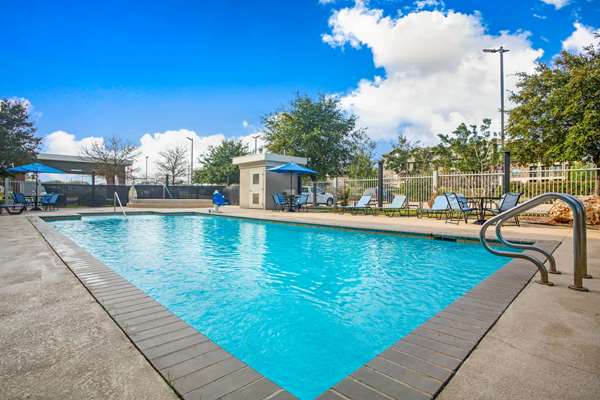 Pool - La Quinta Inn & Suites Austin