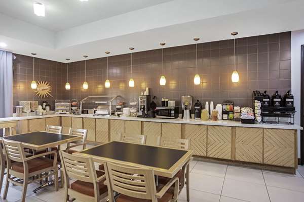  - La Quinta Inn & Suites Austin