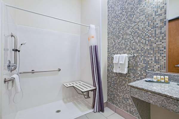  - La Quinta Inn & Suites Austin