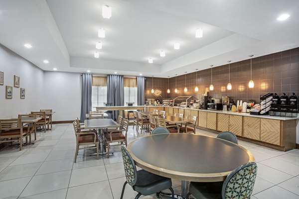  - La Quinta Inn & Suites Austin