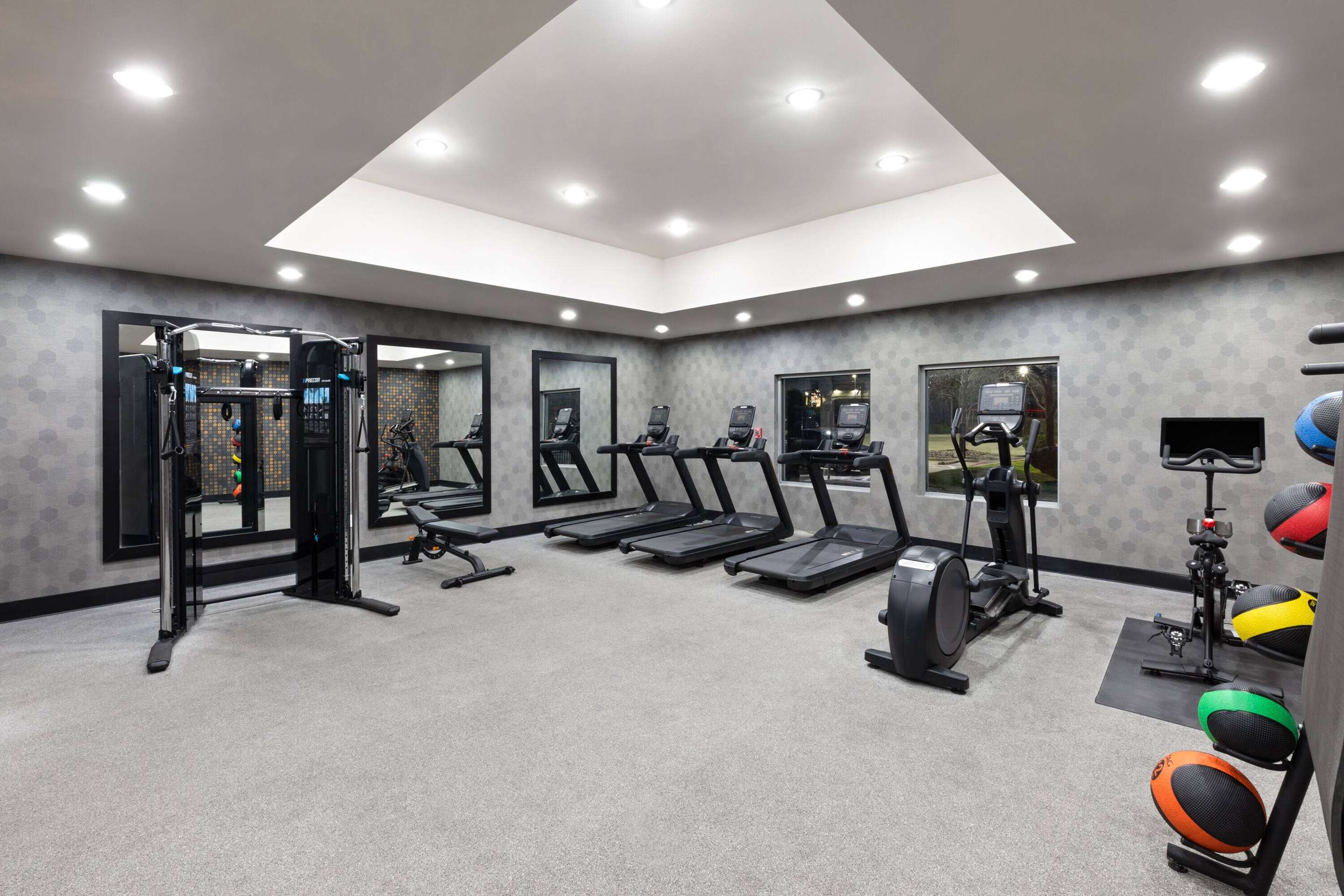 Health club fitness center gym | La Quinta by Wyndham Austin NW/Lakeline Mall