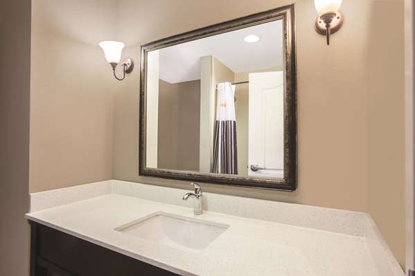Suite - La Quinta Inn Denham Springs Baton Rouge - I-12, Exit 7