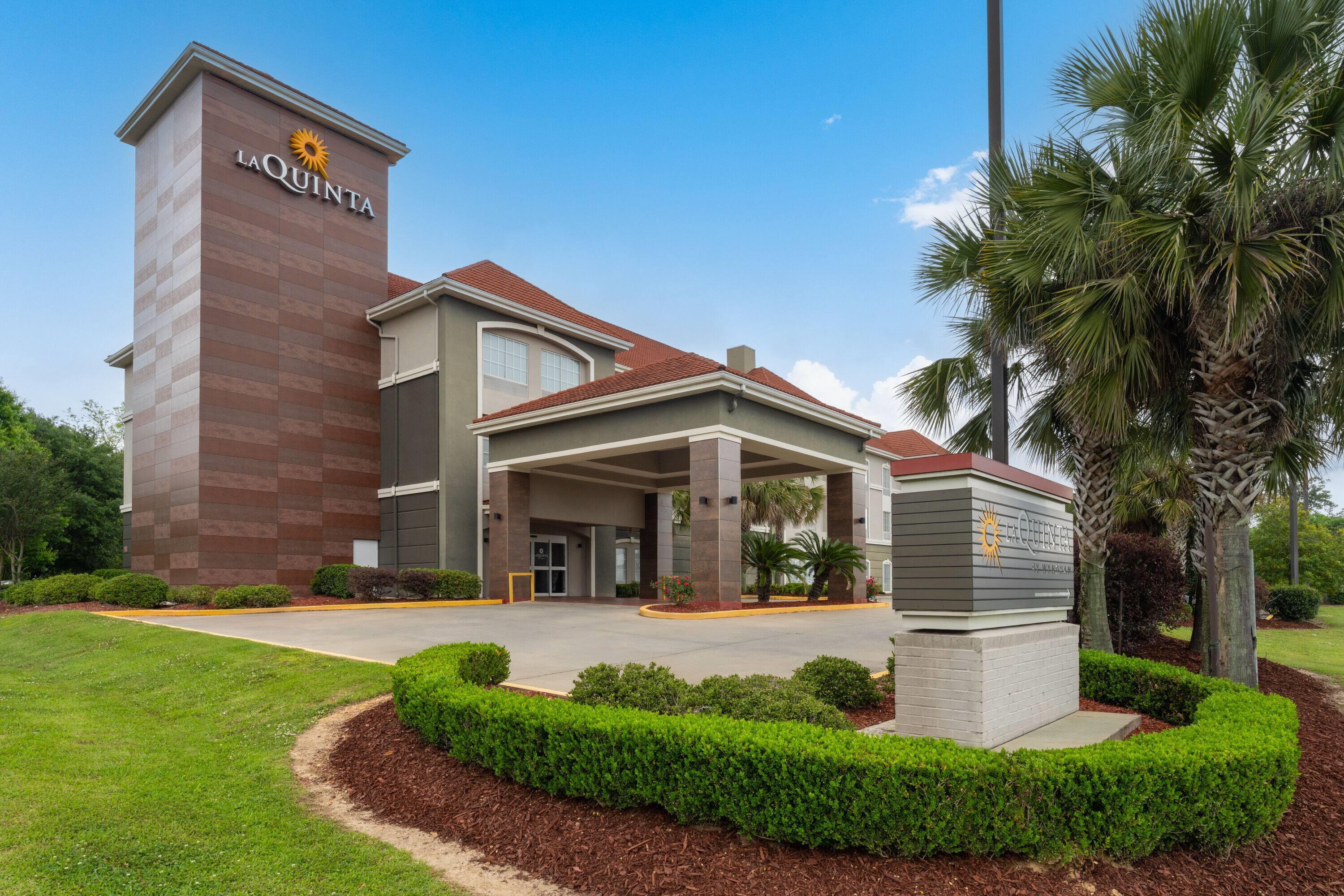 Exterior | La Quinta Inn & Suites by Wyndham Baton Rouge Denham Springs