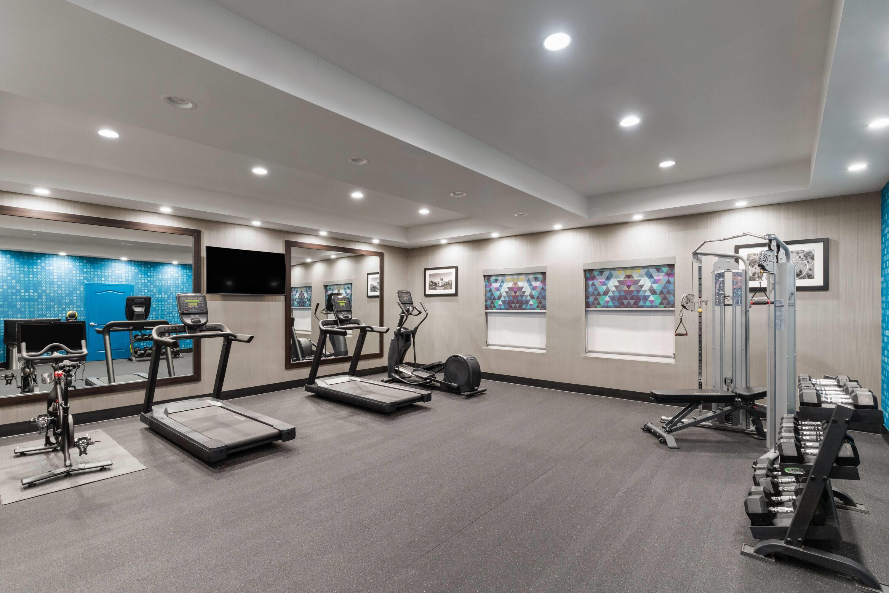 Health club fitness center gym | La Quinta Inn & Suites by Wyndham Baton Rouge Denham Springs