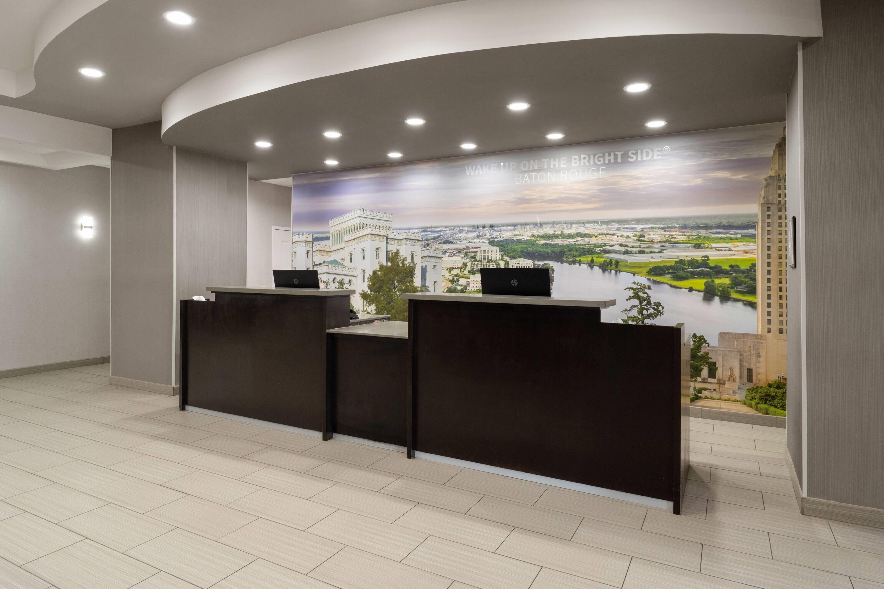 Reception | La Quinta Inn & Suites by Wyndham Baton Rouge Denham Springs