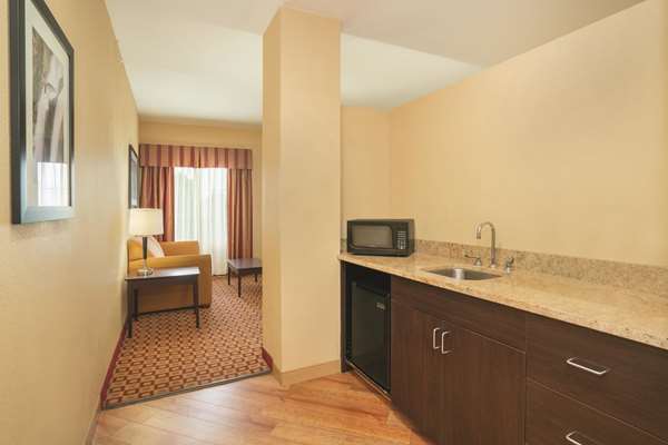  - La Quinta Inn & Suites Verona