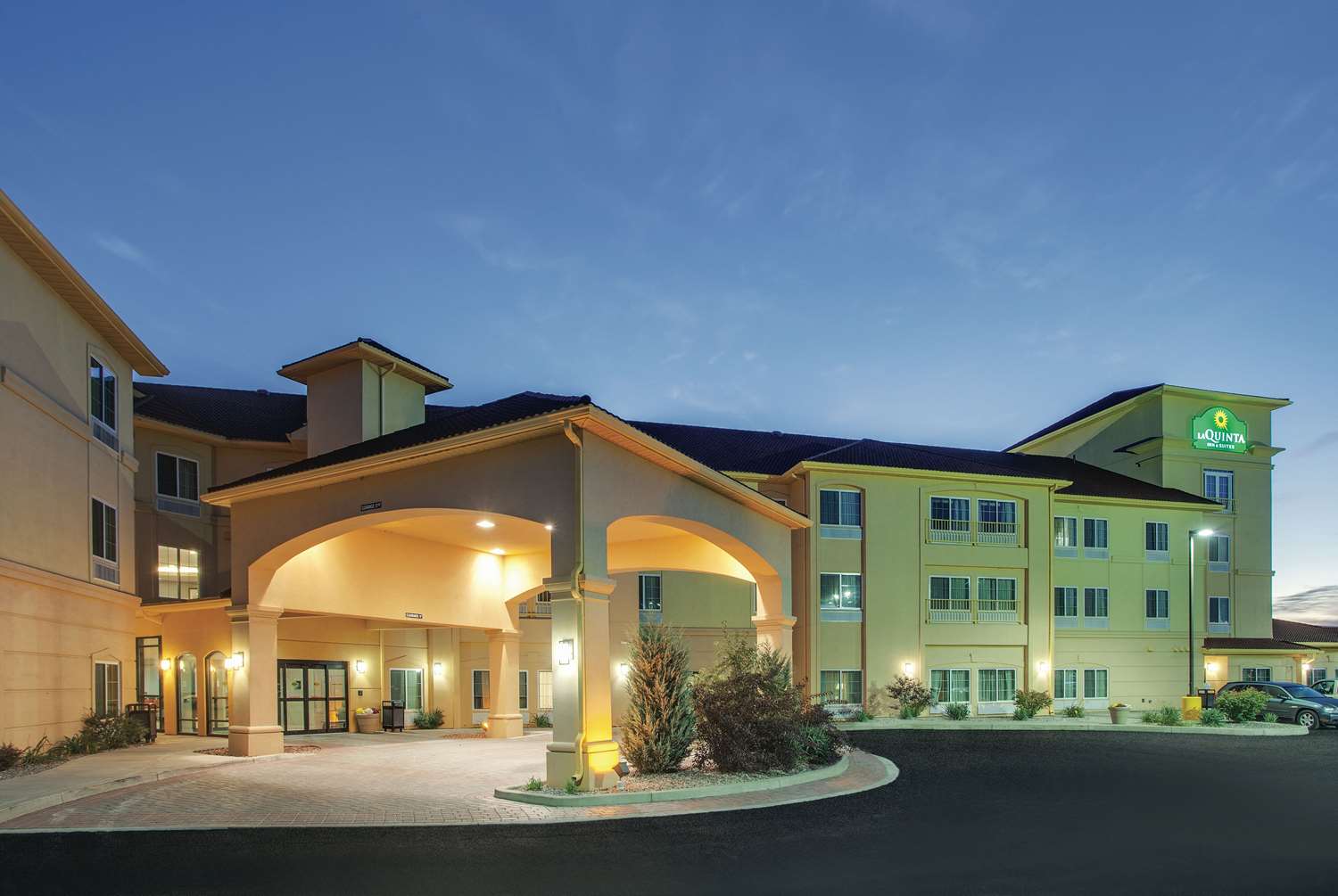 La Quinta Inn & Suites Verona, NY See Discounts