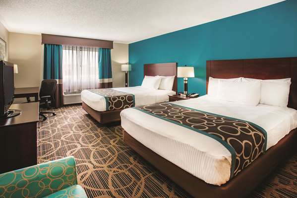  - La Quinta Inn & Suites Evansville - I-69, Exit 7
