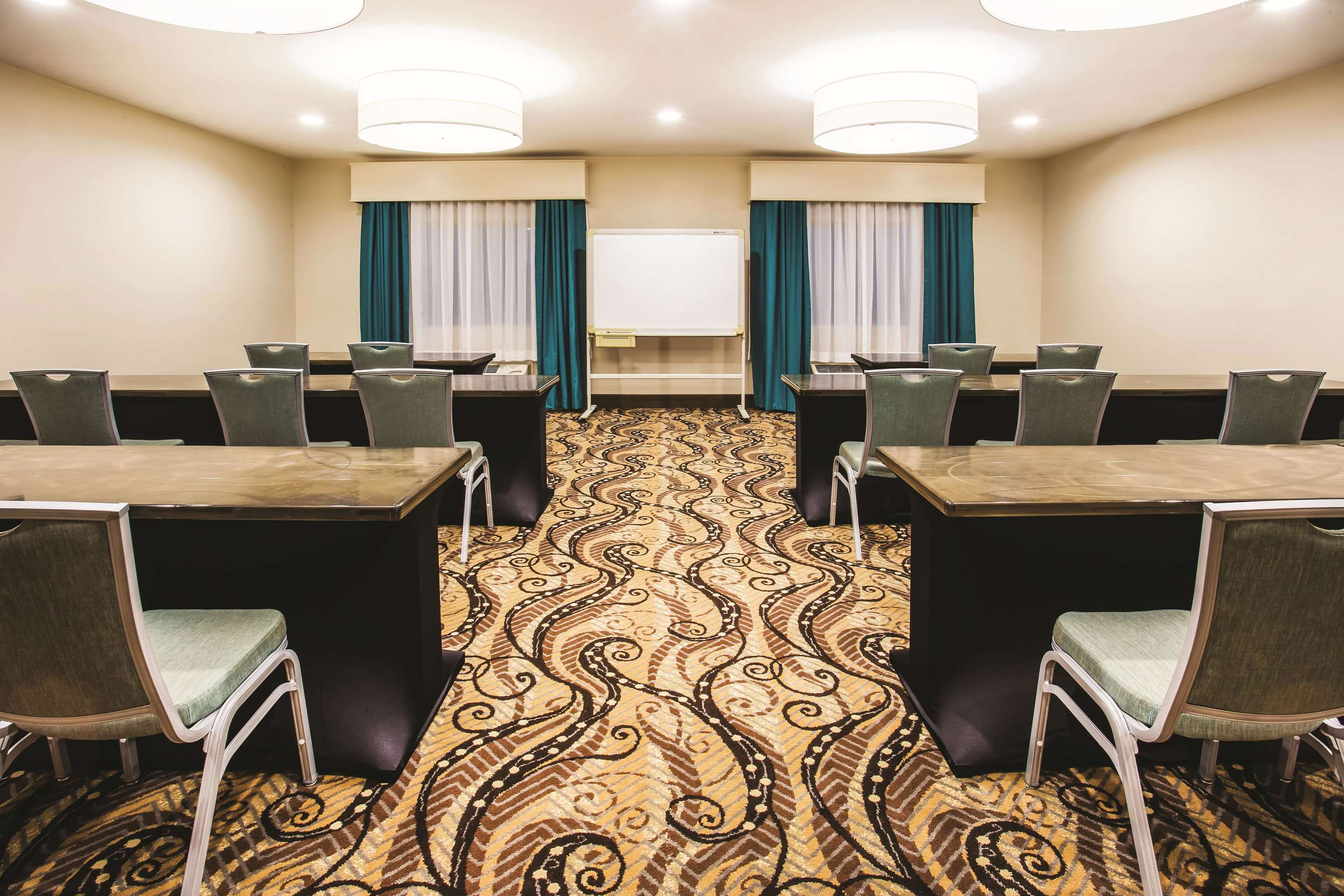 Meeting Room | La Quinta Inn & Suites by Wyndham Evansville