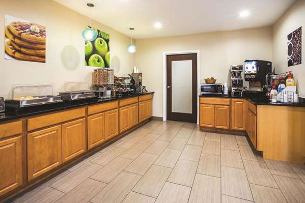  - La Quinta Inn & Suites Evansville - I-69, Exit 7