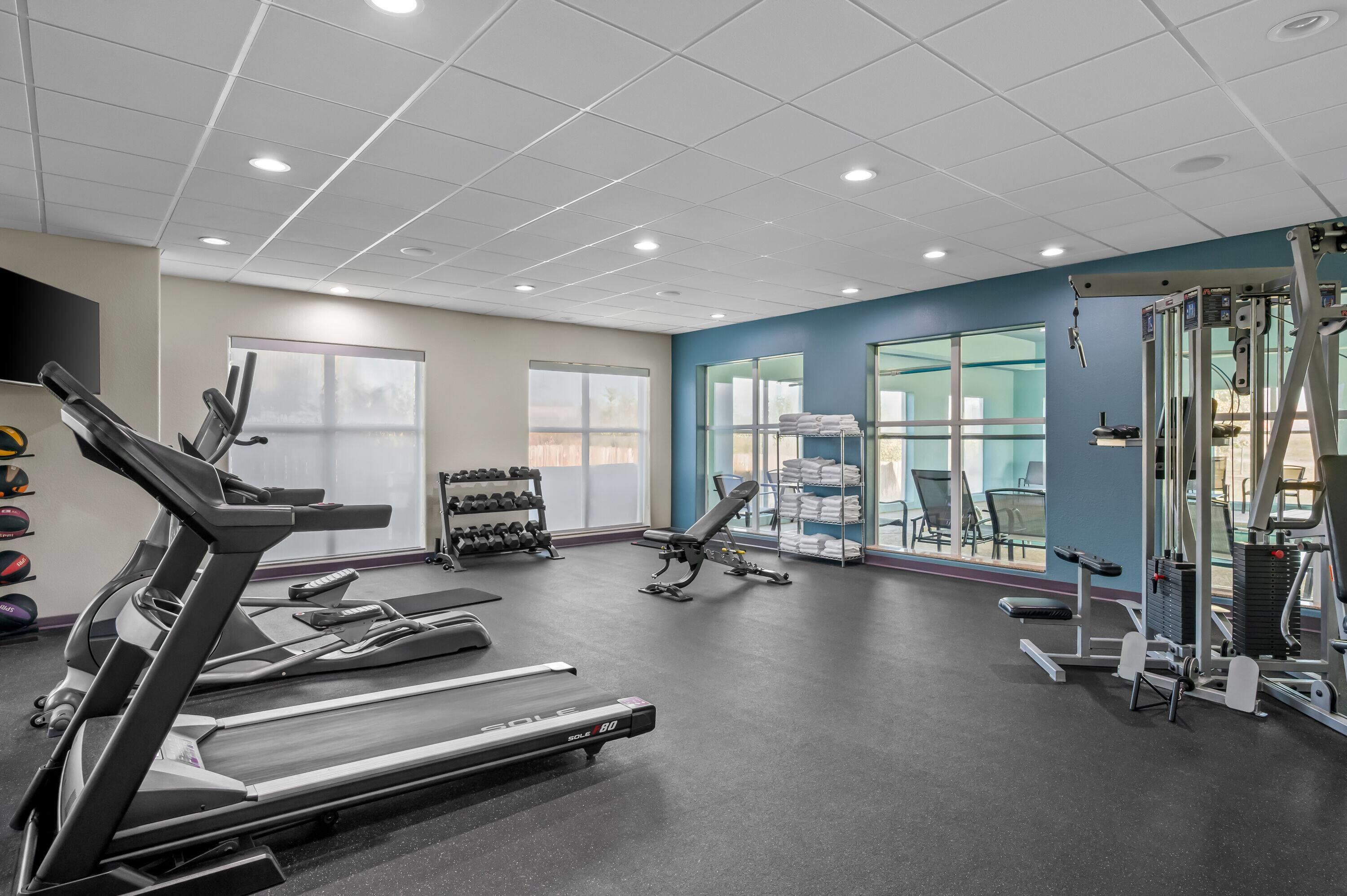 Health club fitness center gym | La Quinta Inn & Suites by Wyndham Searcy
