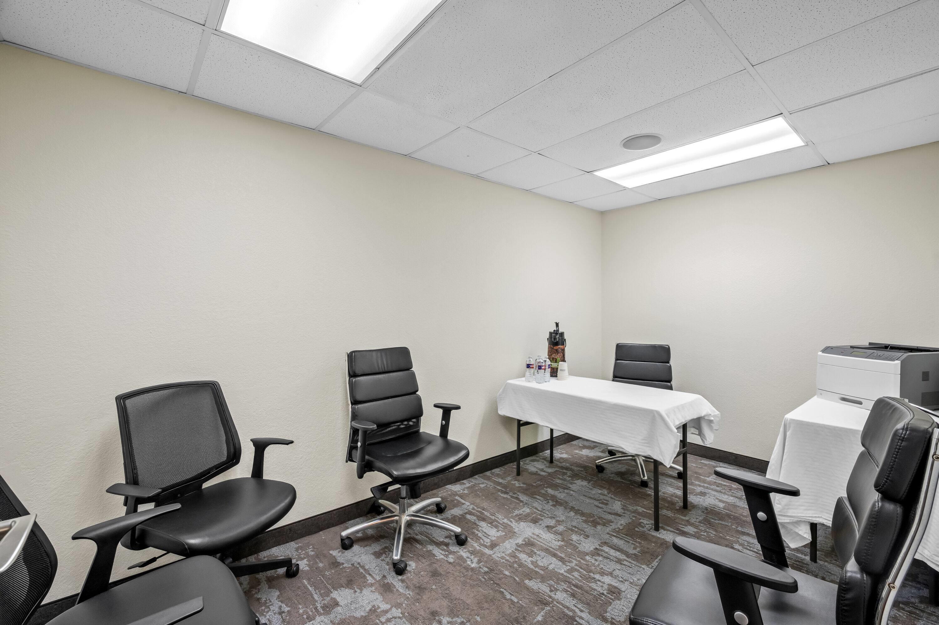 Meeting Room | La Quinta Inn & Suites by Wyndham Searcy