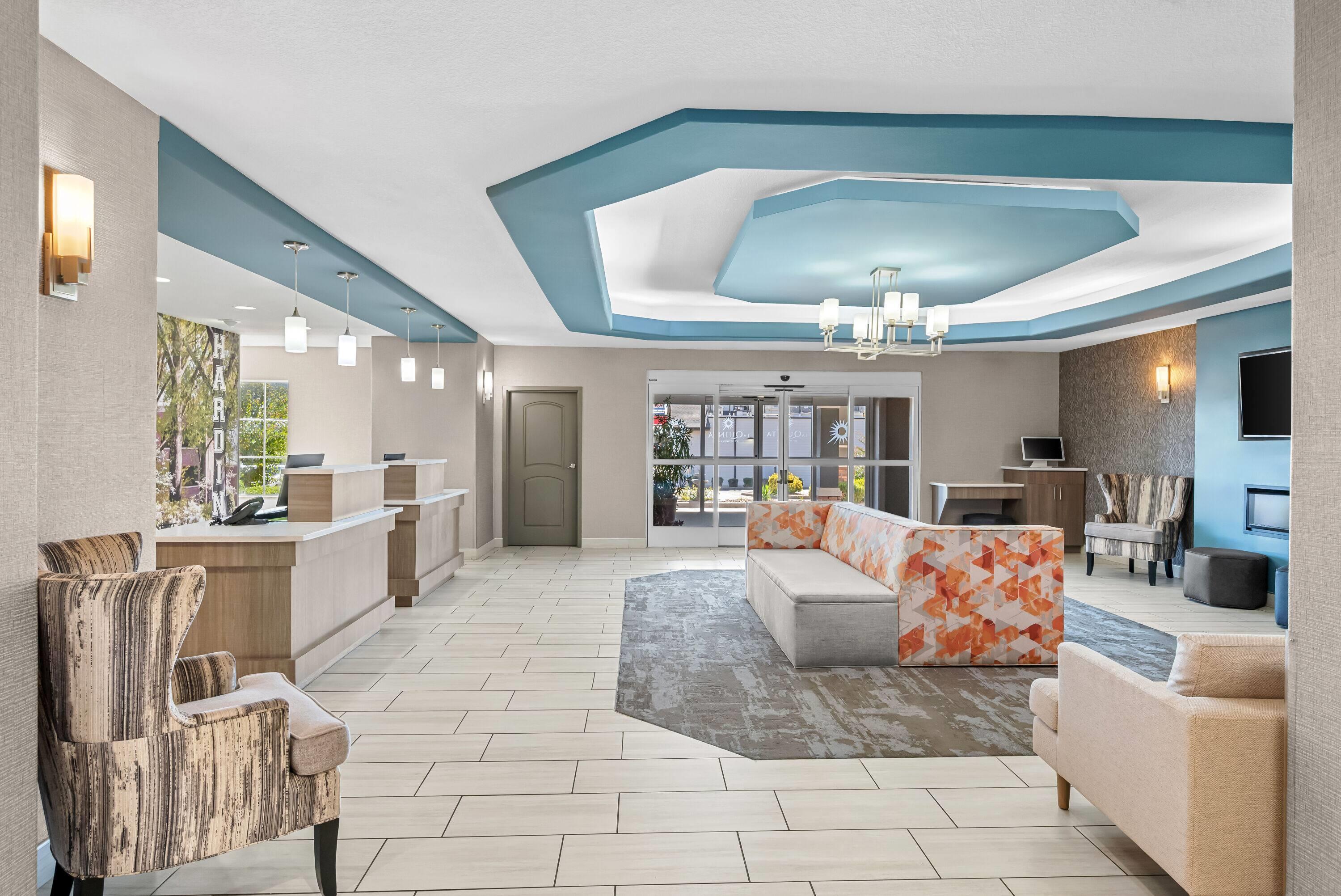 Lobby | La Quinta Inn & Suites by Wyndham Searcy