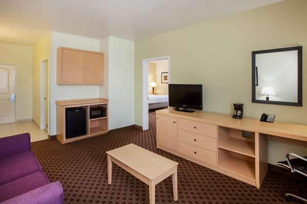 Suite - La Quinta Inn & Suites Odessa
