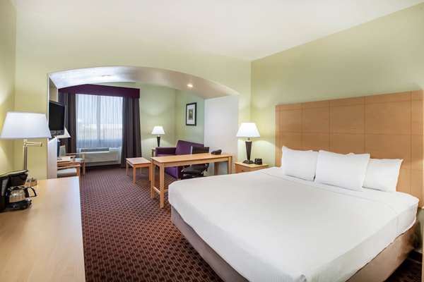  - La Quinta Inn & Suites Odessa